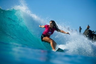 Картинки по запросу "surfing girl"